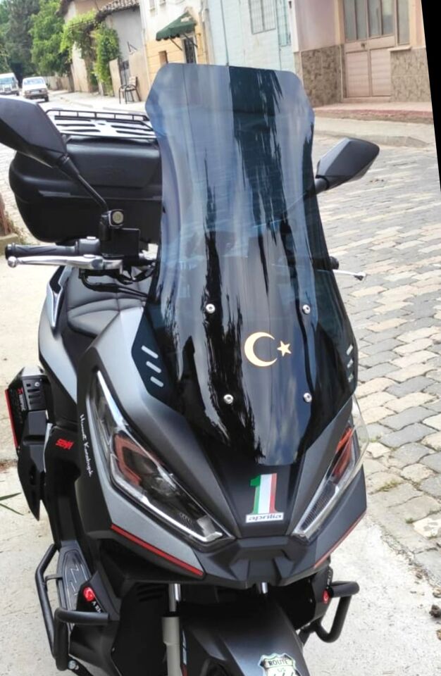 MOTOCAM Kanuni Seha 125 Ön Cam 2022-2026 Model 65cm Siyah Renkli 4mm ORTA BOYLU