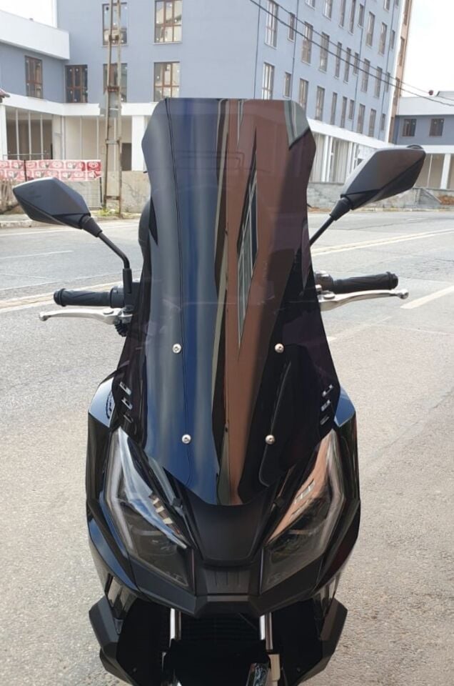 MOTOCAM Kanuni Seha 125 Ön Cam 2022-2026 Model 65cm Siyah Renkli 4mm ORTA BOYLU