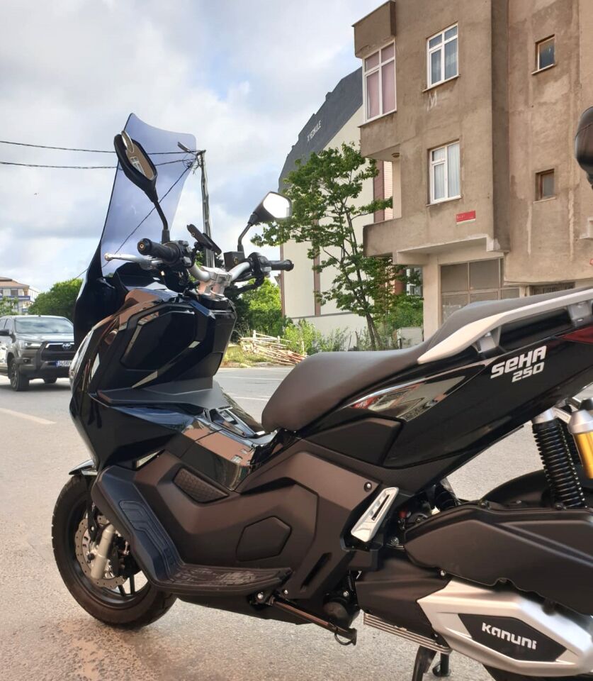MOTOCAM Kanuni Seha 125 Ön Cam 2022-2026 Model 78cm Füme Renkli 4mm UZUN