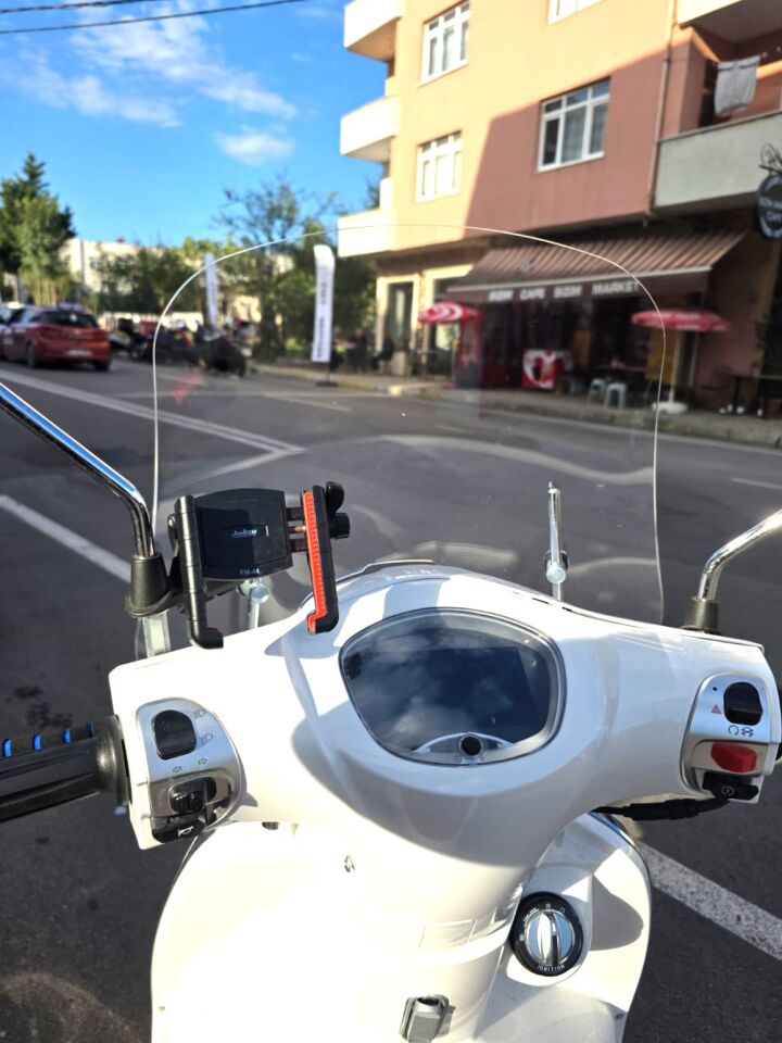 MOTOCAM Yuki Risotto 125 Ön Cam 2022-2026 Model 39cm Şeffaf Renkli 4mm APARATSIZ