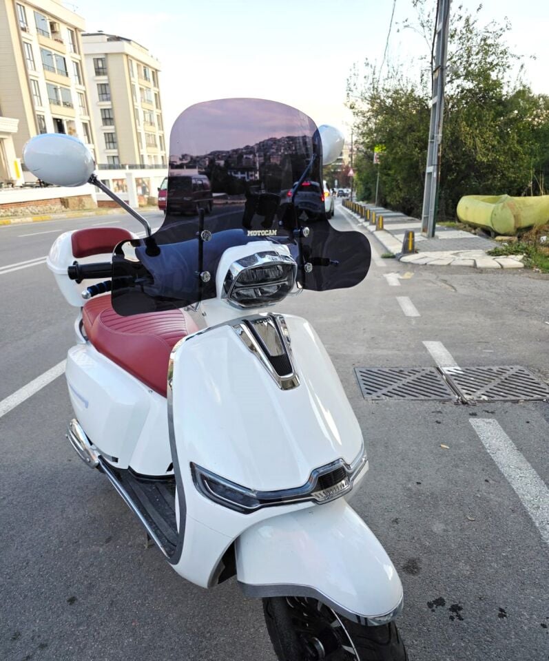 MOTOCAM Yuki Risotto 125 Ön Cam 2022-2026 Model 43cm Siyah Renkli 4mm Elcikli APARATSIZ