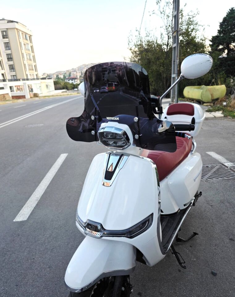 MOTOCAM Yuki Risotto 125 Ön Cam 2022-2026 Model 43cm Siyah Renkli 4mm Elcikli APARATSIZ
