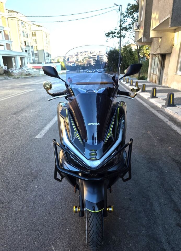 MOTOCAM Honda PCX Ön Cam 2025-2026 Model 72cm Füme Renkli 4mm