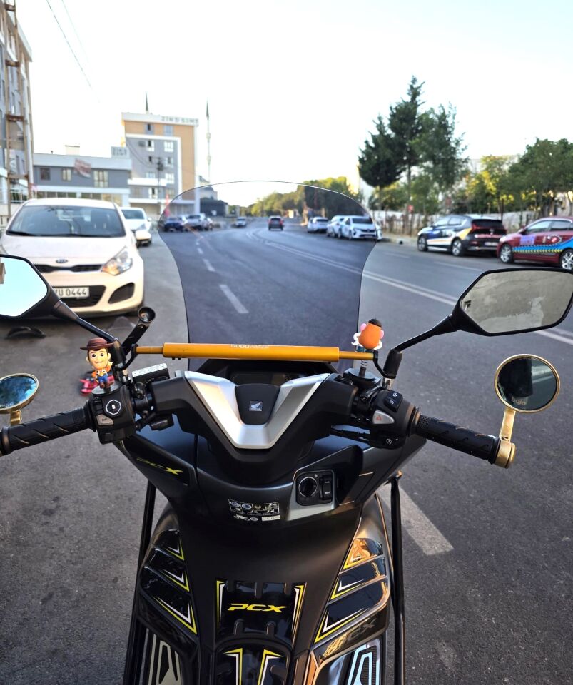 MOTOCAM Honda PCX Ön Cam 2025-2026 Model 72cm Füme Renkli 4mm