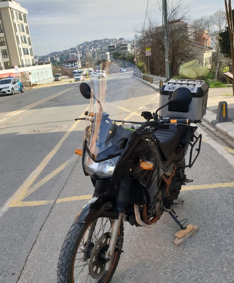 MOTOCAM Kawasaki KLE 500 Ön Cam 2005-2008 Model 58cm Şeffaf Renkli 4mm UZUN