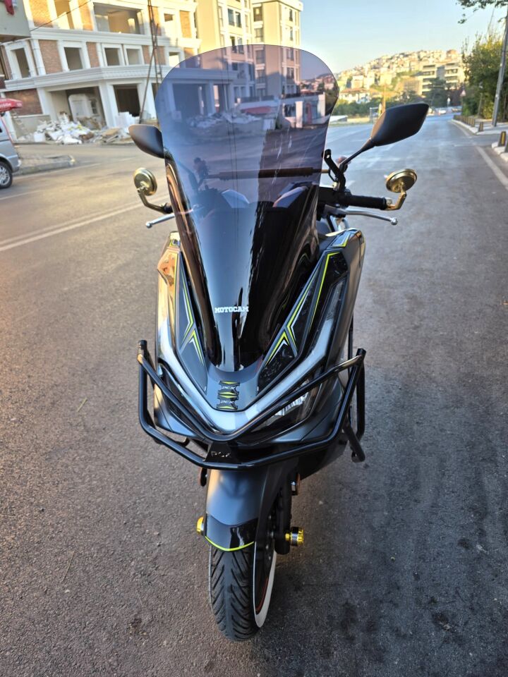 MOTOCAM Honda PCX Ön Cam 2025-2026 Model 72cm Siyah Renkli 4mm