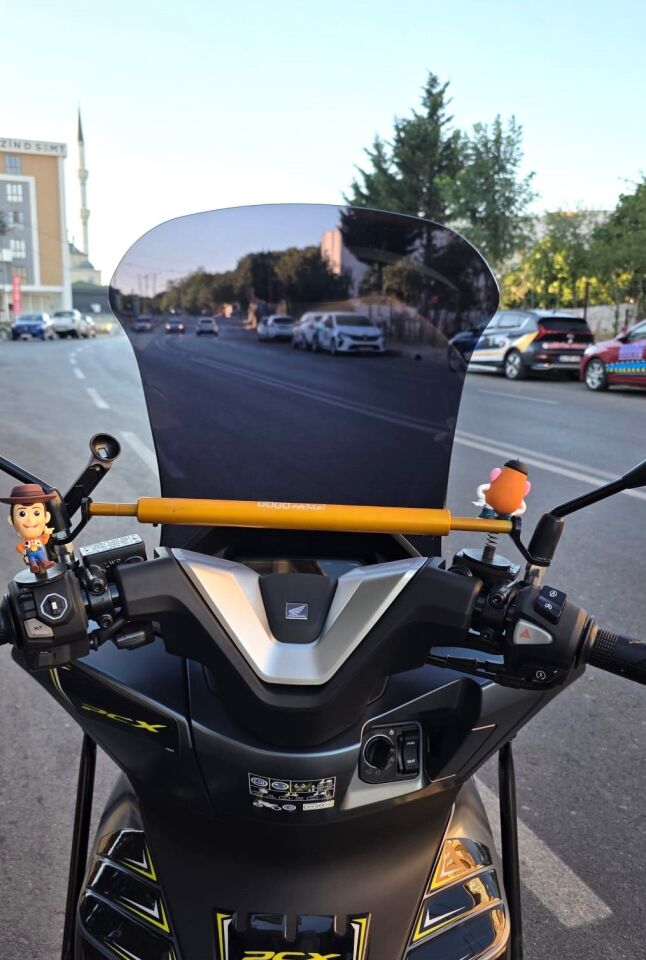 MOTOCAM Honda PCX Ön Cam 2025-2026 Model 72cm Siyah Renkli 4mm