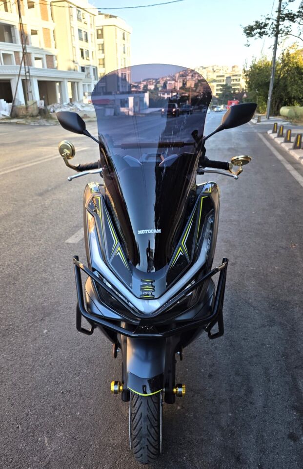 MOTOCAM Honda PCX Ön Cam 2025-2026 Model 72cm Siyah Renkli 4mm