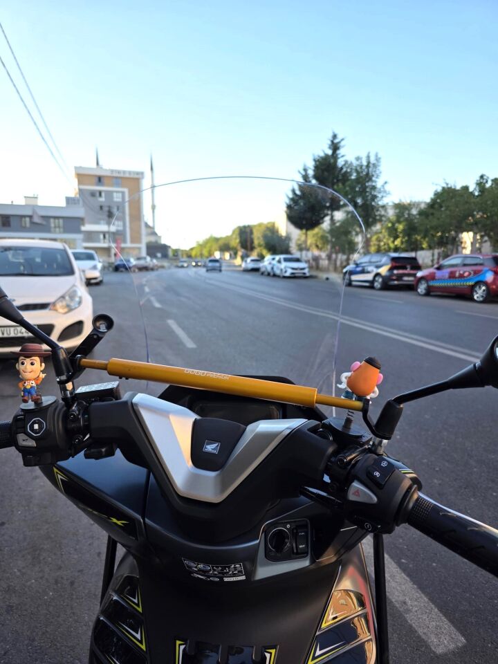 MOTOCAM Honda PCX Ön Cam 2025-2026 Model 72cm Şeffaf Renkli 4mm