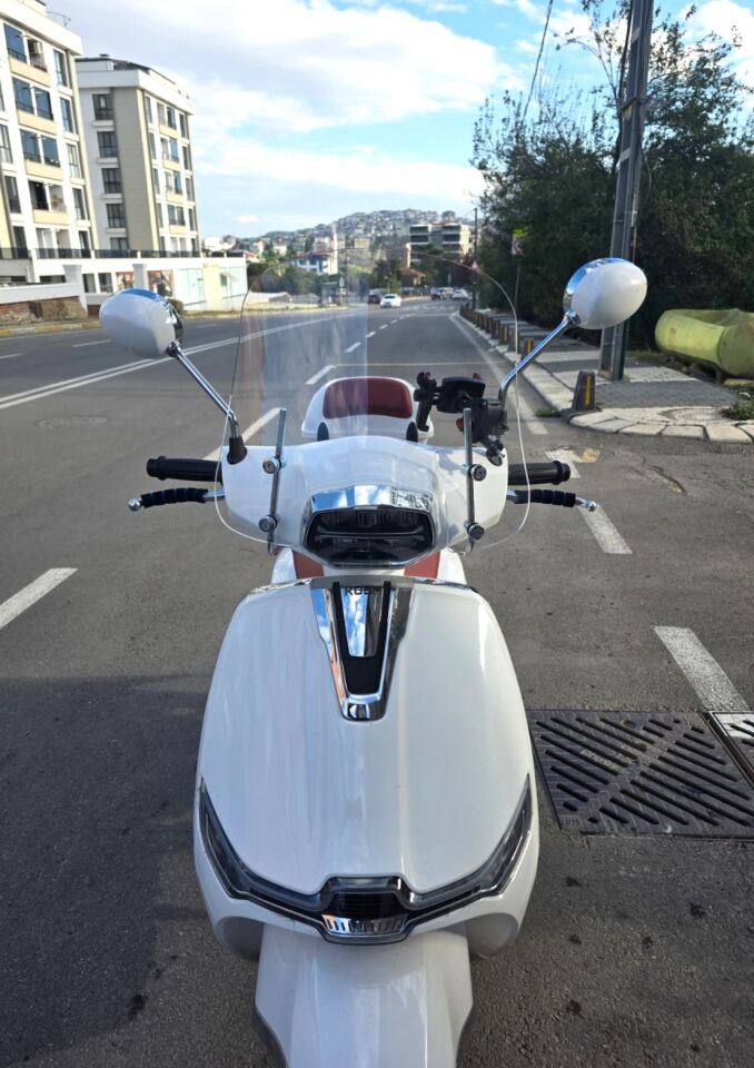 MOTOCAM Yuki Risotto 50 Ön Cam 2022-2026 Model 39cm Şeffaf Renkli 4mm APARATSIZ