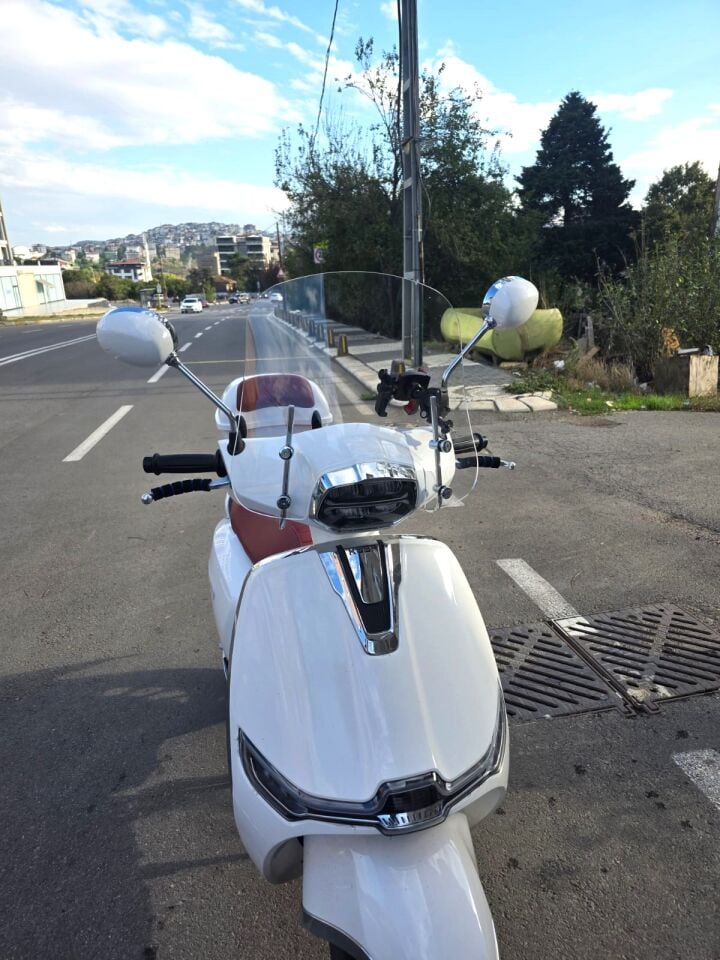 MOTOCAM Yuki Risotto 50 Ön Cam 2022-2026 Model 39cm Şeffaf Renkli 4mm APARATSIZ