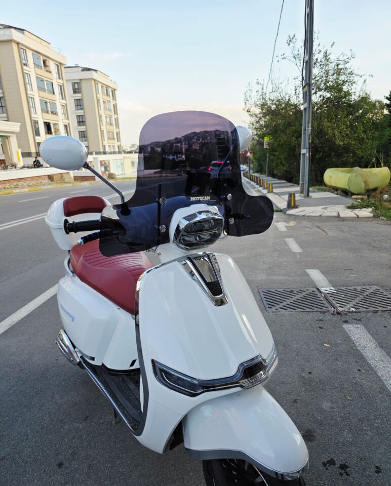 MOTOCAM Yuki Risotto 50 Ön Cam 2022-2026 Model 43cm Siyah Renkli 4mm Elcikli APARATSIZ