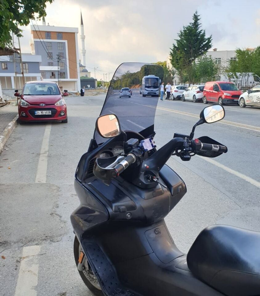 MOTOCAM Honda Silverwing FJS 600 Ön Cam 2001-2012 Model 56cm Füme Renkli 4mm