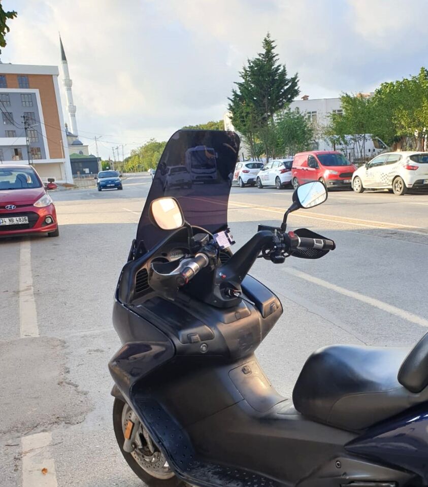 MOTOCAM Honda Silverwing FJS 600 Ön Cam 2001-2012 Model 56cm Siyah Renkli 4mm