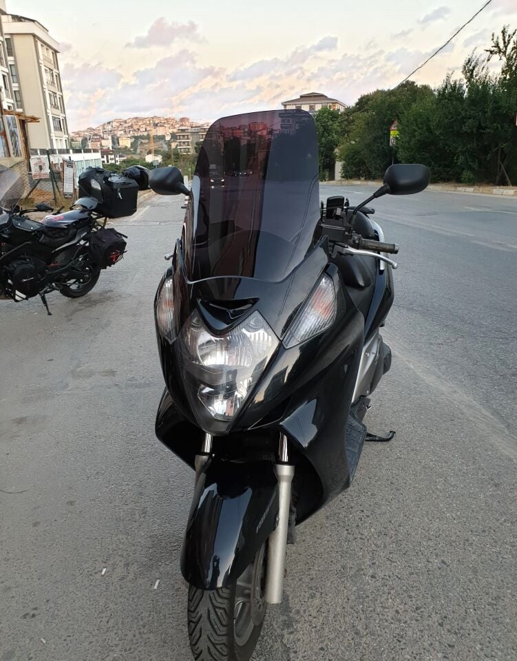 MOTOCAM Honda Silverwing SWT 400 Ön Cam 2006-2009 Model 56cm Siyah Renkli 4mm