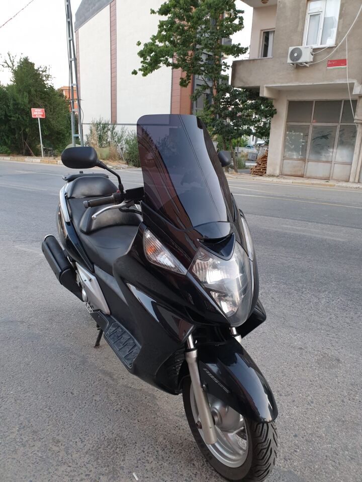 MOTOCAM Honda Silverwing SWT 400 Ön Cam 2006-2009 Model 56cm Siyah Renkli 4mm