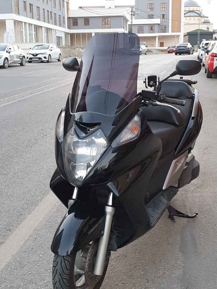 MOTOCAM Honda Silverwing SWT 400 Ön Cam 2006-2009 Model 56cm Siyah Renkli 4mm