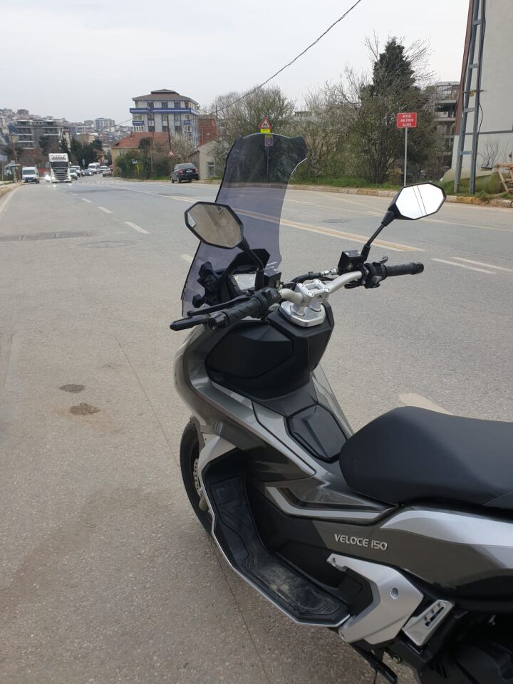 MOTOCAM Kral Arneb 150 Ön Cam 2023-2026 Model 65cm Füme Renkli 4mm ORTA BOYLU