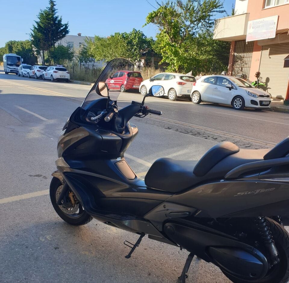 MOTOCAM Honda Silverwing SWT 600 Ön Cam 2008-2013 Model 71cm Füme Renkli 4mm