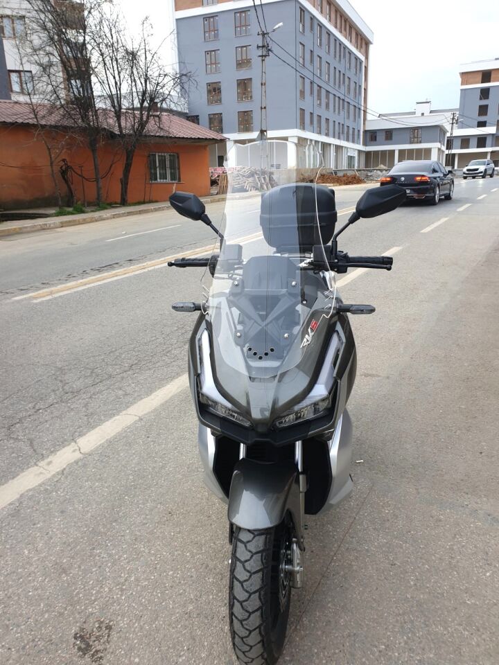 MOTOCAM Kral Arneb 150 Ön Cam 2023-2026 Model 65cm Şeffaf Renkli 4mm ORTA BOYLU