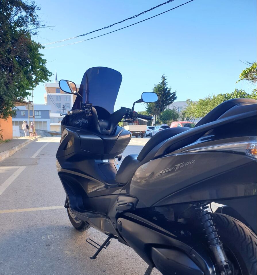 MOTOCAM Honda Silverwing SWT 600 Ön Cam 2008-2013 Model 71cm Siyah Renkli 4mm