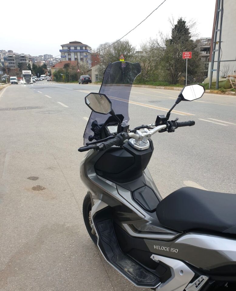 MOTOCAM Kral Arneb 150 Ön Cam 2023-2026 Model 75cm Füme Renkli 4mm UZUN