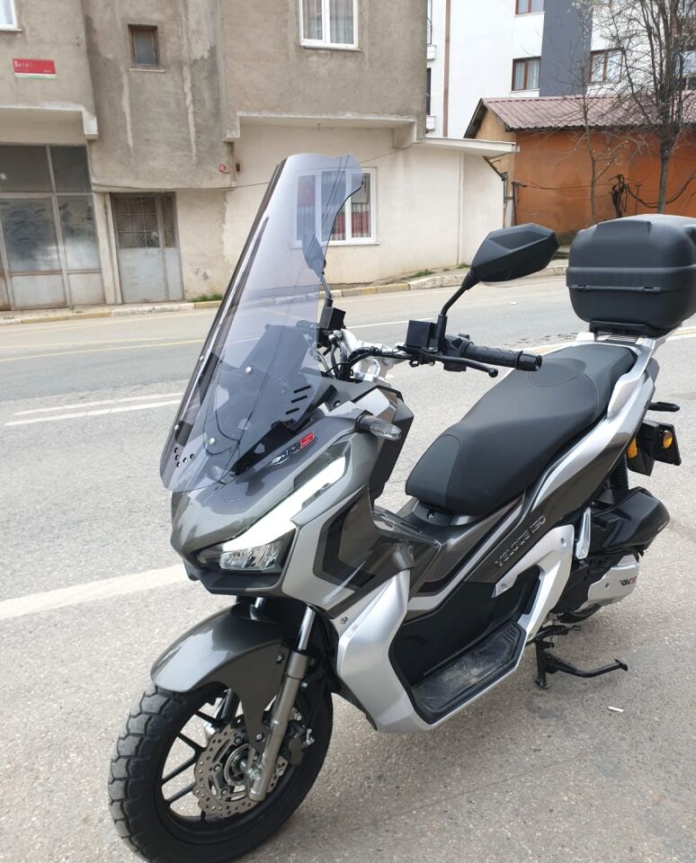 MOTOCAM Kral Arneb 150 Ön Cam 2023-2026 Model 75cm Füme Renkli 4mm UZUN