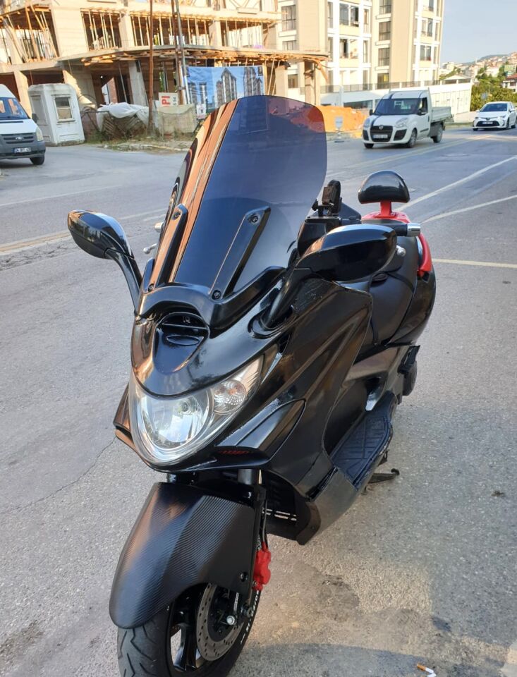 MOTOCAM Kymco Xciting 500 İ Ön Cam 2008-2012 Model 62cm Siyah Renkli 4mm
