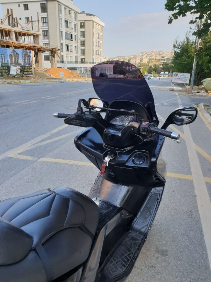MOTOCAM Kymco Xciting 500 İ Ön Cam 2008-2012 Model 62cm Siyah Renkli 4mm