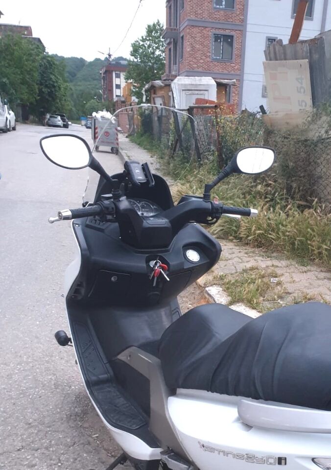 MOTOCAM Kymco Xciting 500 İ Ön Cam 2008-2012 Model 62cm Şeffaf Renkli 4mm