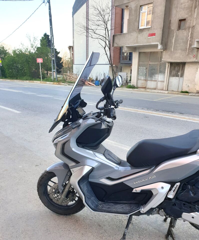 MOTOCAM Kral Arneb 150 Ön Cam 2023-2026 Model 78cm Füme Renkli 4mm UZUN