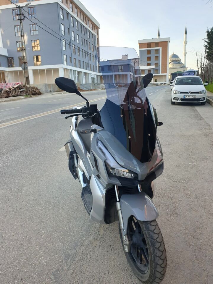 MOTOCAM Kral Arneb 150 Ön Cam 2023-2026 Model 78cm Füme Renkli 4mm UZUN