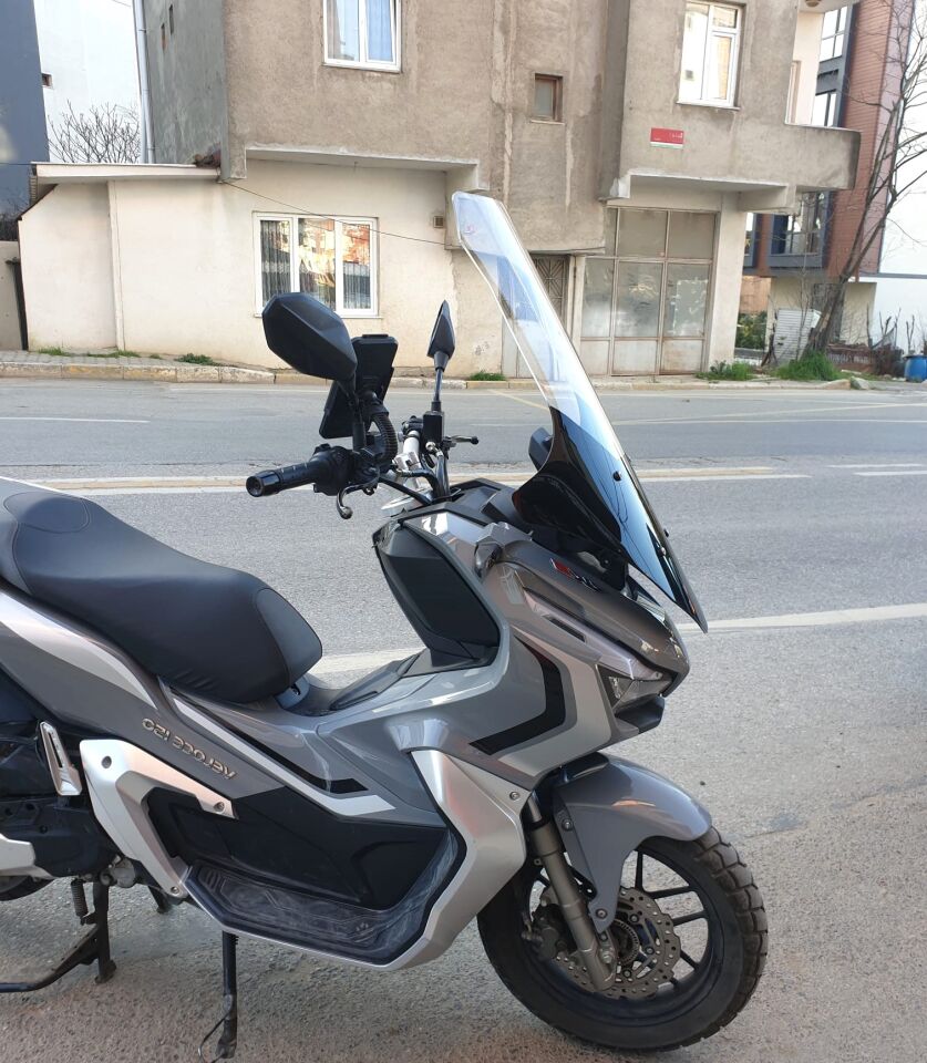 MOTOCAM Kral Arneb 150 Ön Cam 2023-2026 Model 78cm Şeffaf Renkli 4mm UZUN