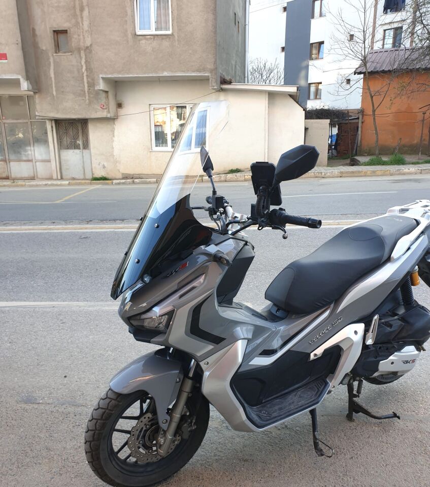 MOTOCAM Kral Arneb 150 Ön Cam 2023-2026 Model 78cm Şeffaf Renkli 4mm UZUN