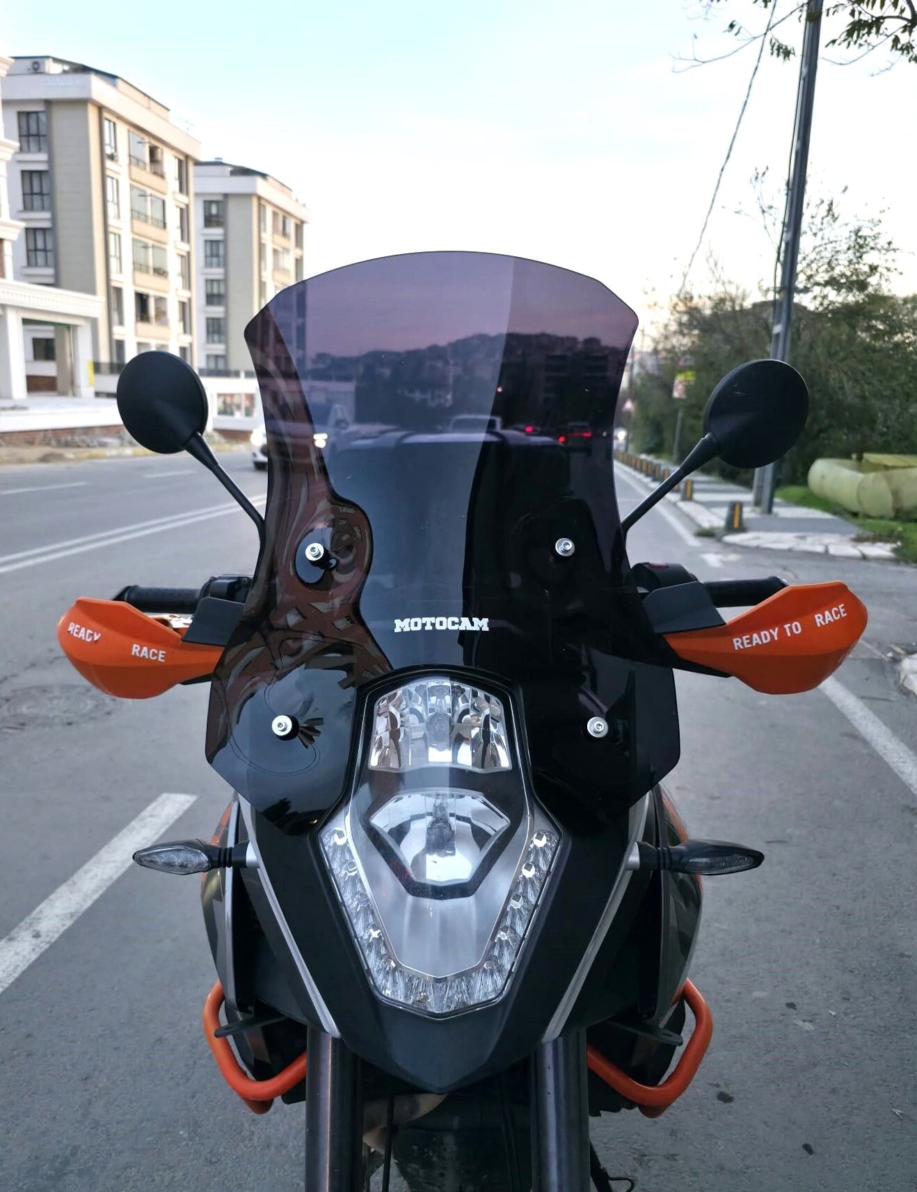 MOTOCAM KTM 1190 Ön Cam 2008-2017 Model 56cm Siyah Renkli 4mm