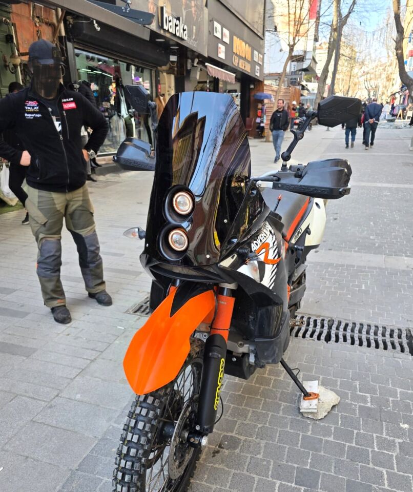 MOTOCAM KTM 950-990 Adventure KİT RALLY  Ön Cam 2006-2013 Model 51cm Siyah Renkli 4mm