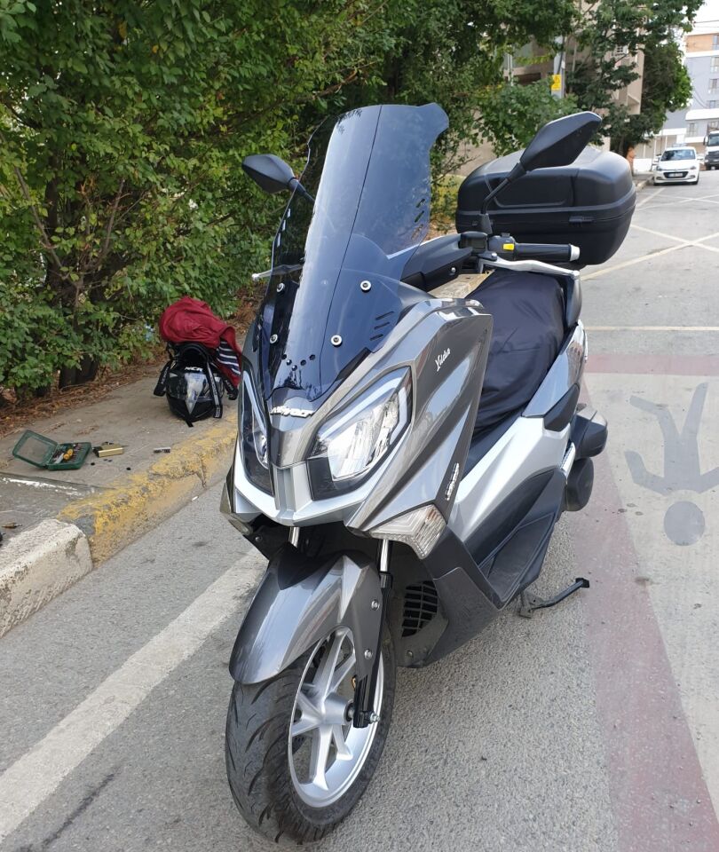 MOTOCAM Volta Revolt Rm5 Ön Cam 2020-2021 Model 65cm Füme Renkli 4mm ORTA BOYLU