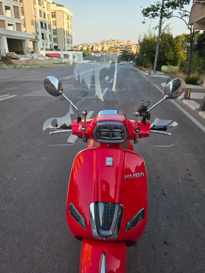 MOTOCAM Kuba Bevely Ön Cam 2022-2026 Model 37cm Şeffaf Renkli 4mm Elcikli APARATSIZ