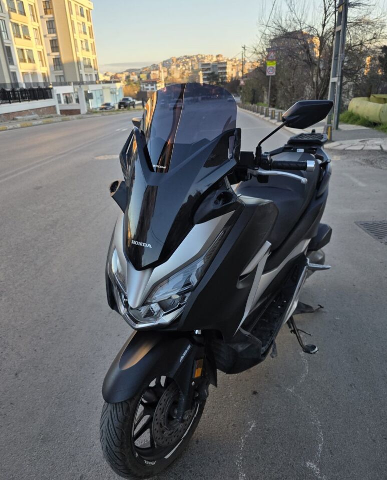 MOTOCAM Honda Forza Ön Cam 2018-2020 Model 47cm Siyah Renkli 4mm ORİJİNAL BOYLU