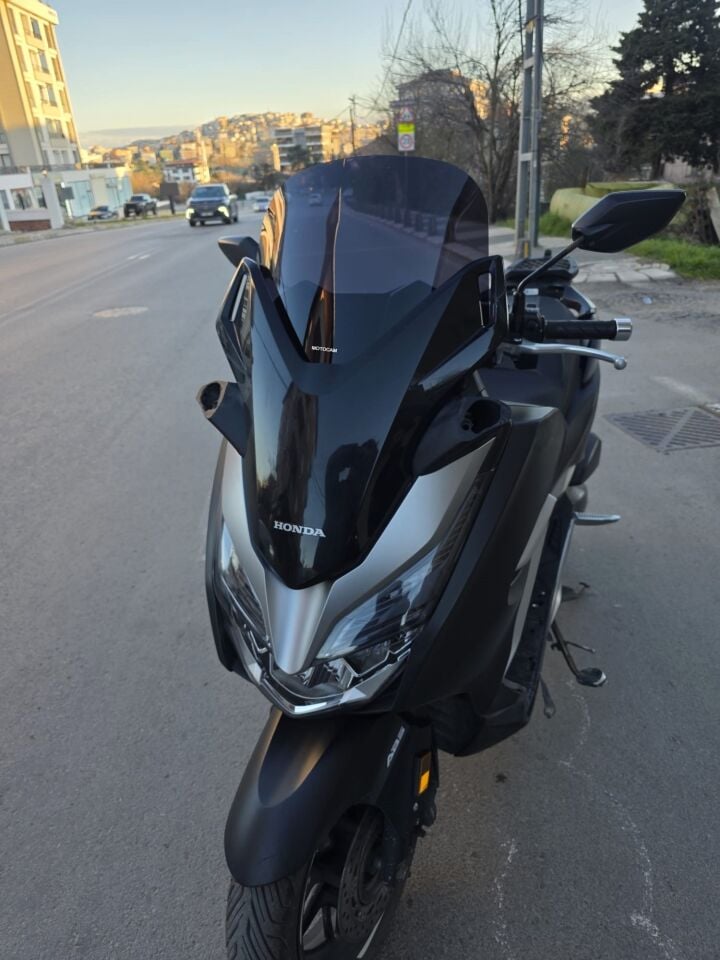 MOTOCAM Honda Forza Ön Cam 2018-2020 Model 47cm Siyah Renkli 4mm ORİJİNAL BOYLU