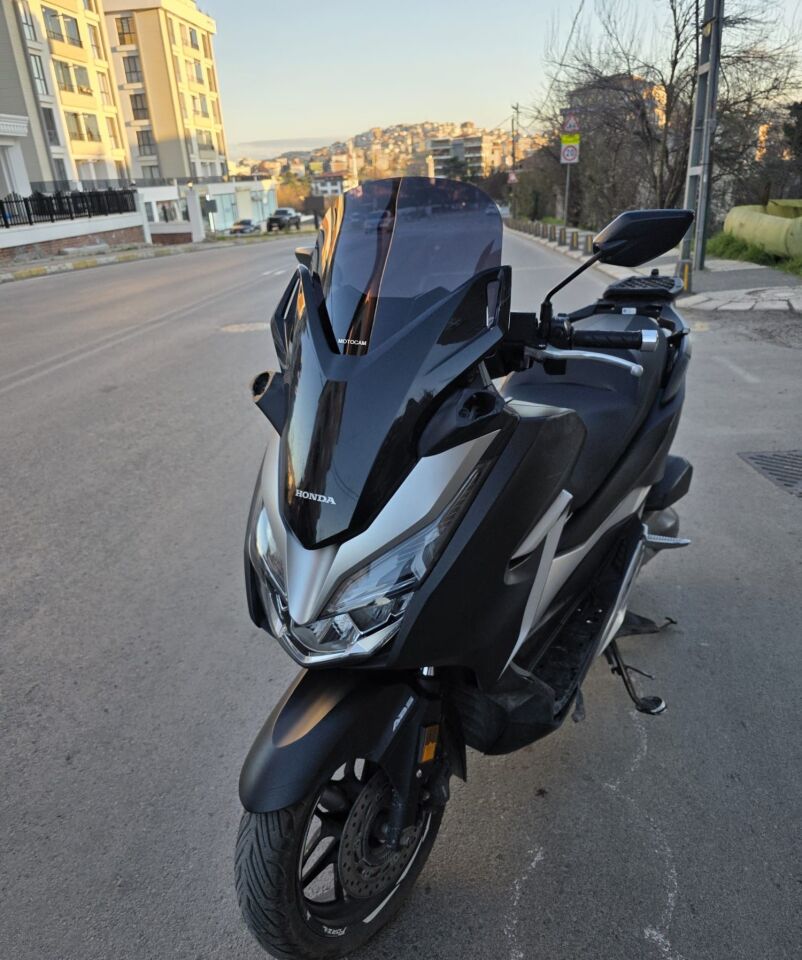 MOTOCAM Honda Forza Ön Cam 2018-2020 Model 47cm Siyah Renkli 4mm ORİJİNAL BOYLU