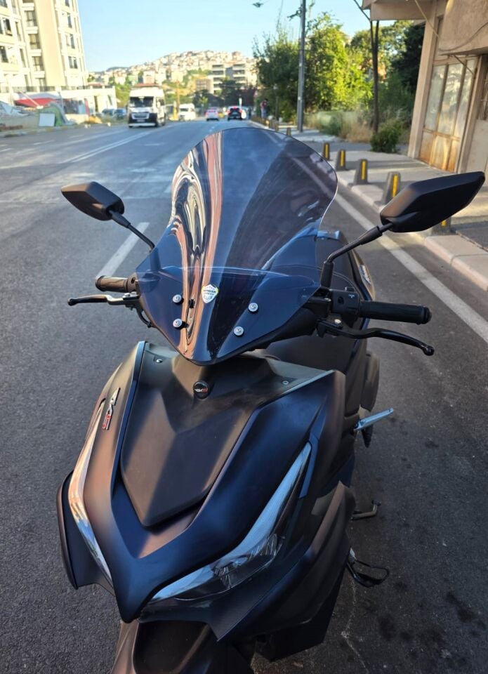 MOTOCAM Volta Revolt RSX3 Ön Cam 2022-2026 Model 43cm Füme Renkli SPORTİF