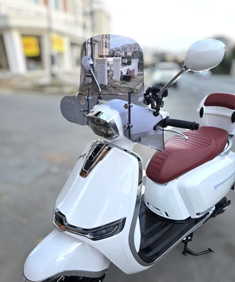 MOTOCAM Küba Bannry Ön Cam 2024-2026 Model 39cm Füme Renkli 4mm Elcikli APARATSIZ