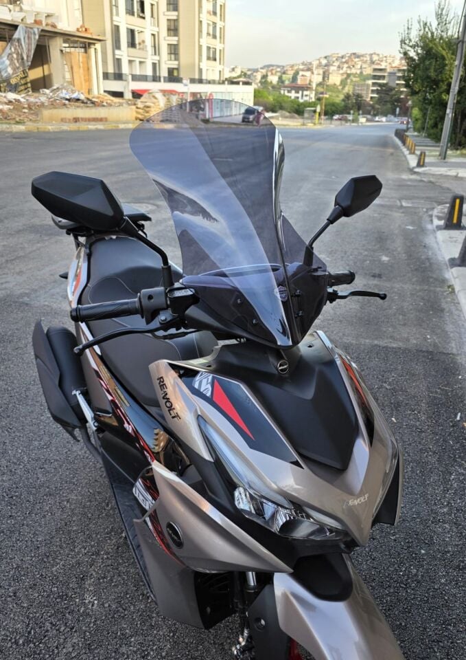 MOTOCAM Volta Revolt RSX3 Ön Cam 2022-2026 Model 54cm Füme Renkli SPORTİF