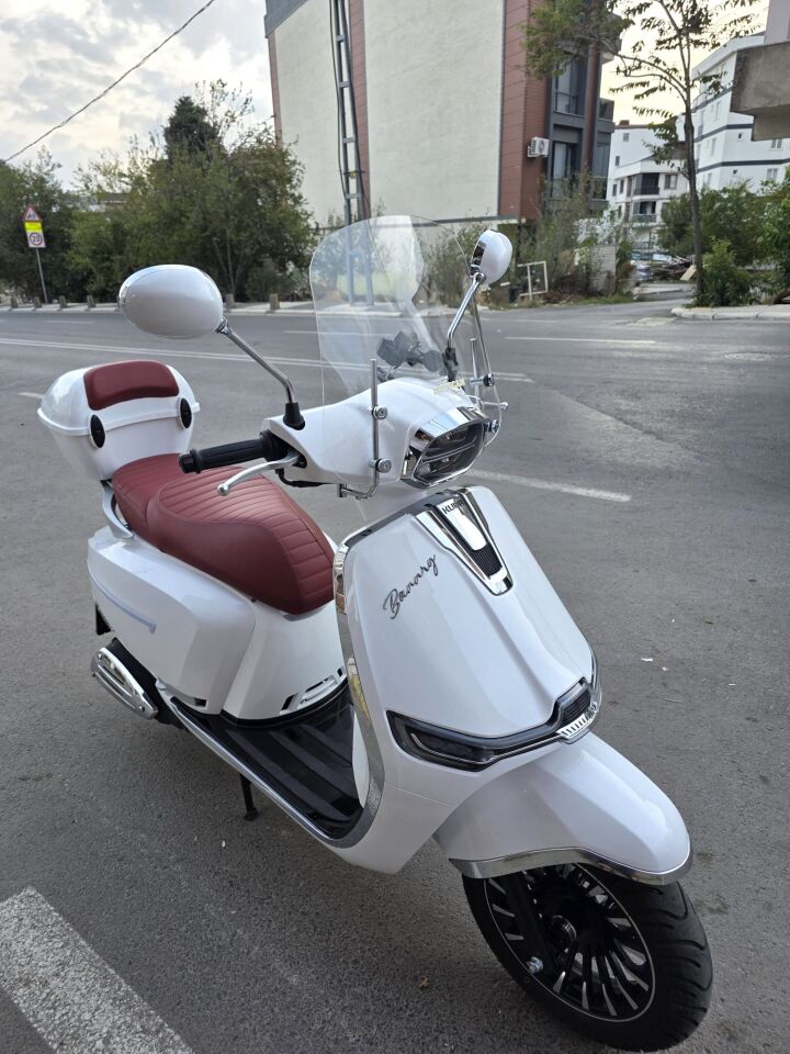 MOTOCAM Küba Bannry Ön Cam 2024-2026 Model 43cm Şeffaf Renkli 4mm APARATSIZ