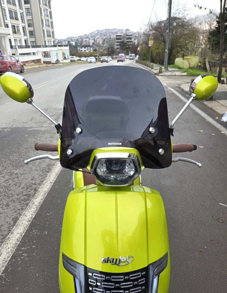 MOTOCAM Küba Bayberry Ön Cam 2024-2026 Model 38cm Siyah Renkli 4mm APARATSIZ