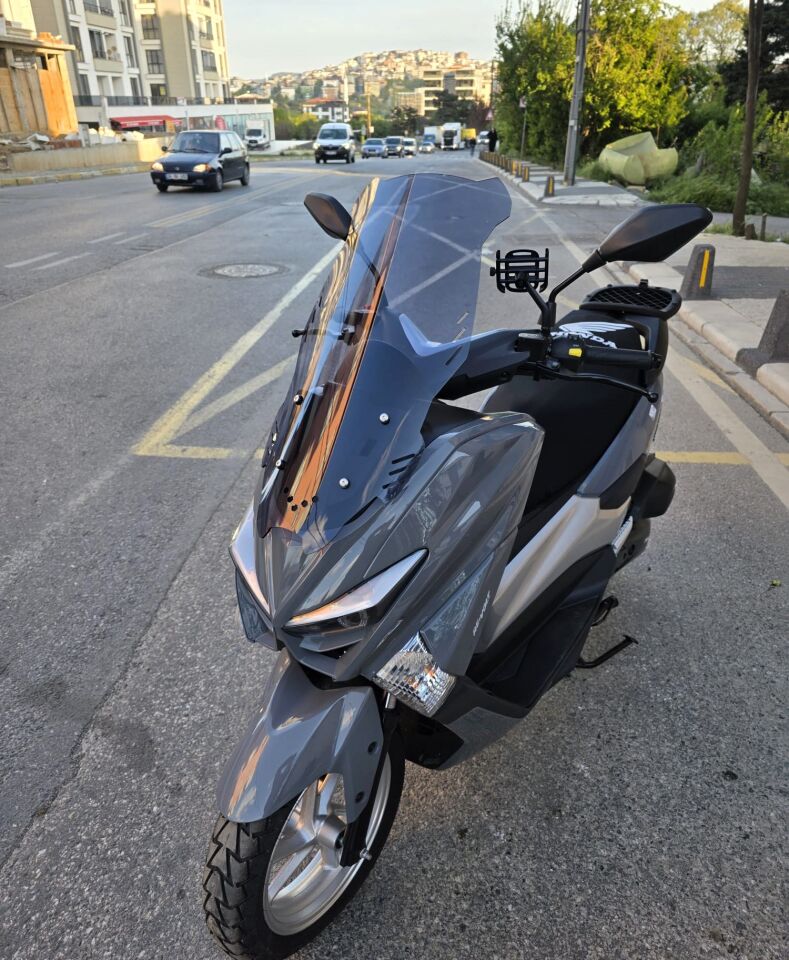 MOTOCAM Volta Revolt RSX4 Ön Cam 2022-2026 Model 65cm Füme Renkli 4mm ORTA BOYLU