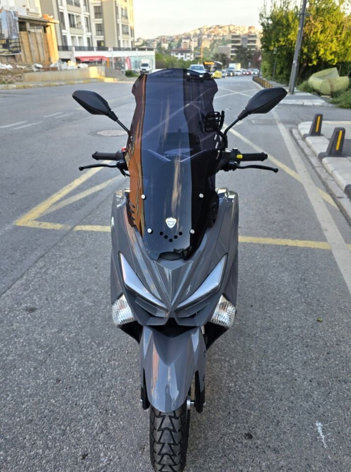 MOTOCAM Volta Revolt RSX4 Ön Cam 2022-2026 Model 65cm Siyah Renkli 4mm ORTA BOYLU