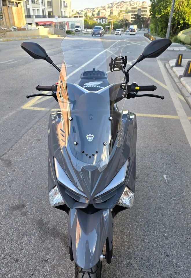 MOTOCAM Volta Revolt RSX4 Ön Cam 2022-2026 Model 65cm Şeffaf Renkli 4mm ORTA BOYLU