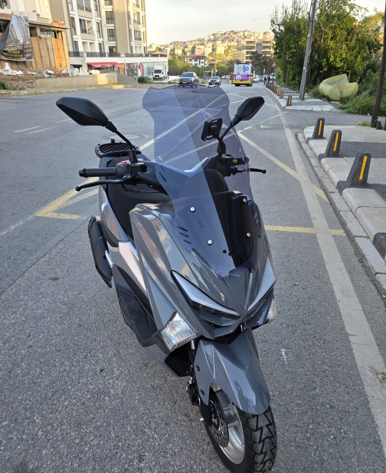 MOTOCAM Volta Revolt RSX4 Ön Cam 2022-2026 Model 75cm Füme Renkli 4mm